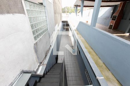 Casa à venda com 100m², 2 quartos e 3 vagasEscada 