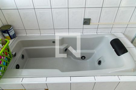 Casa para alugar com 237m², 4 quartos e 4 vagas Casa para alugar com 237m², 4 quartos e 4 vagasBanheiro da Suíte - Banheira