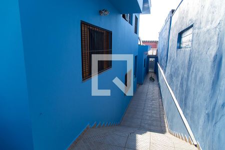 Casa para alugar com 237m², 4 quartos e 4 vagas Casa para alugar com 237m², 4 quartos e 4 vagasCorredor