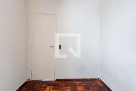 Apartamento à venda com 135m², 3 quartos e 2 vagas Apartamento à venda com 135m², 3 quartos e 2 vagasQuarto de Serviço