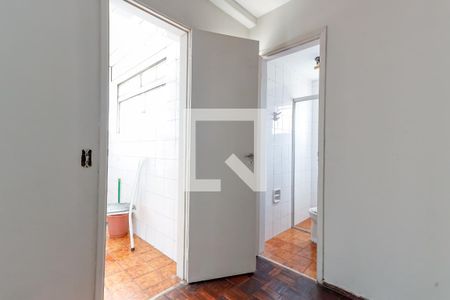 Apartamento à venda com 135m², 3 quartos e 2 vagas Apartamento à venda com 135m², 3 quartos e 2 vagasQuarto de Serviço