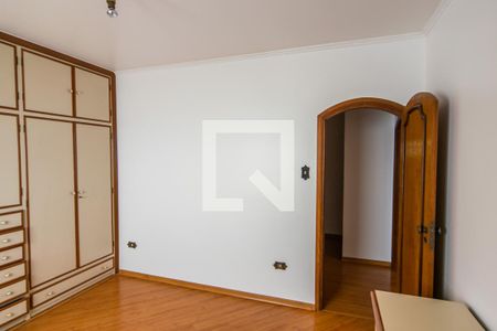 Casa à venda com 250m², 3 quartos e 4 vagas Casa à venda com 250m², 3 quartos e 4 vagasQuarto 2