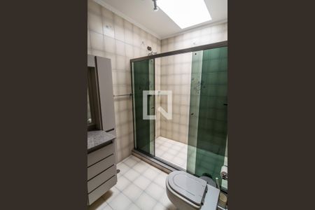 Casa à venda com 250m², 3 quartos e 4 vagas Casa à venda com 250m², 3 quartos e 4 vagasBanheiro