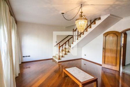 Sala de casa à venda com 3 quartos, 250m² em Vila Canero, São Paulo