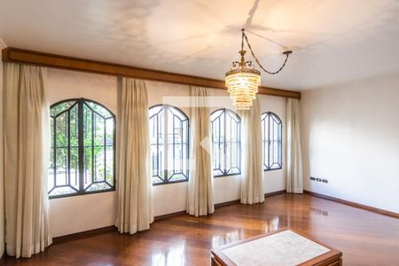 Sala de casa à venda com 3 quartos, 250m² em Vila Canero, São Paulo