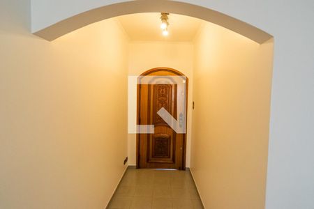 Casa à venda com 250m², 3 quartos e 4 vagas Casa à venda com 250m², 3 quartos e 4 vagasHall