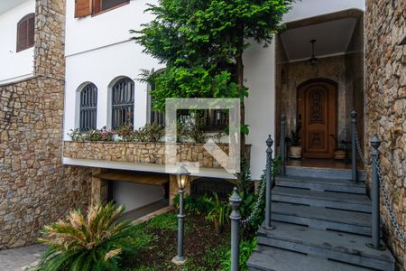 Casa à venda com 250m², 3 quartos e 4 vagas Casa à venda com 250m², 3 quartos e 4 vagasFachada