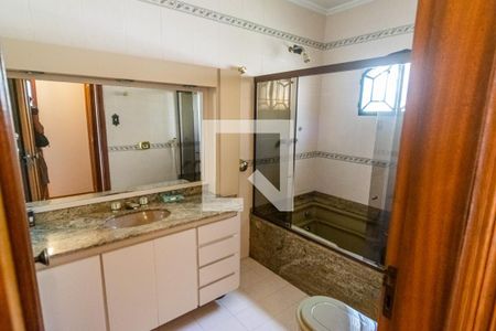 Casa à venda com 250m², 3 quartos e 4 vagas Casa à venda com 250m², 3 quartos e 4 vagasBanheiro da Suíte