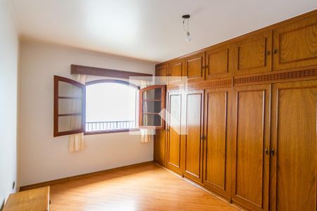 Casa à venda com 250m², 3 quartos e 4 vagas Casa à venda com 250m², 3 quartos e 4 vagasQuarto 1