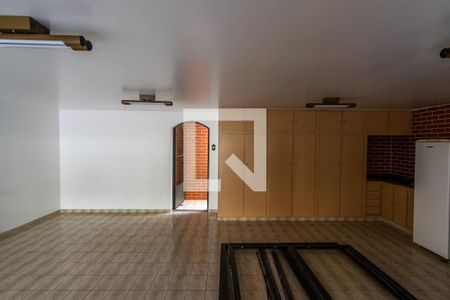 Casa à venda com 250m², 3 quartos e 4 vagas Casa à venda com 250m², 3 quartos e 4 vagasGaragem