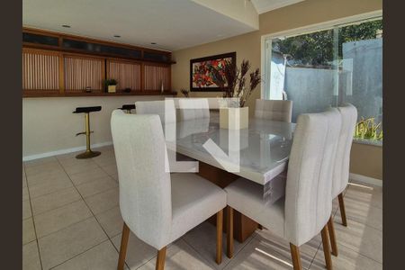 Sala de casa de condomínio à venda com 6 quartos, 370m² em Vargem Grande, Rio de Janeiro