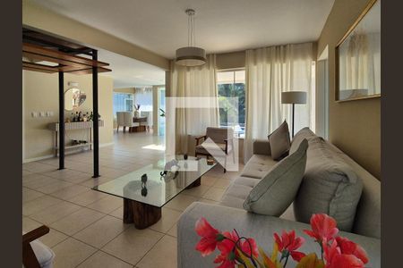 Sala de casa de condomínio à venda com 6 quartos, 370m² em Vargem Grande, Rio de Janeiro