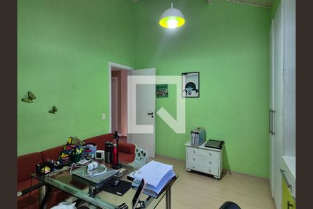 Casa de condomínio à venda com 370m², 6 quartos e 3 vagas Casa de condomínio à venda com 370m², 6 quartos e 3 vagasQuarto 4