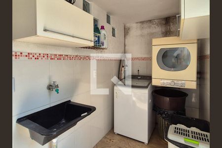 Casa de condomínio à venda com 370m², 6 quartos e 3 vagas Casa de condomínio à venda com 370m², 6 quartos e 3 vagasÁrea de Serviço