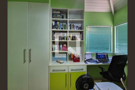 Casa de condomínio à venda com 370m², 6 quartos e 3 vagas Casa de condomínio à venda com 370m², 6 quartos e 3 vagasQuarto 4