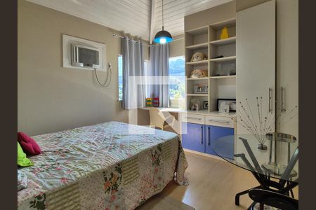 Casa de condomínio à venda com 370m², 6 quartos e 3 vagas Casa de condomínio à venda com 370m², 6 quartos e 3 vagasQuarto 3