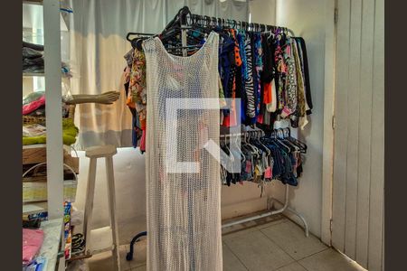 Casa de condomínio à venda com 370m², 6 quartos e 3 vagas Casa de condomínio à venda com 370m², 6 quartos e 3 vagasQuarto externo