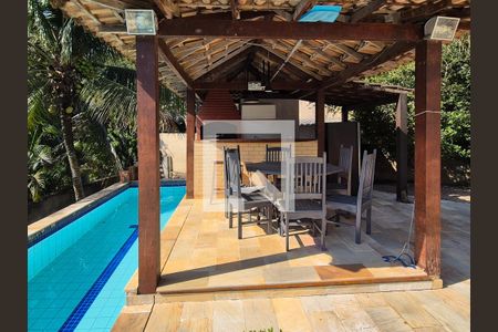 Casa de condomínio à venda com 370m², 6 quartos e 3 vagas Casa de condomínio à venda com 370m², 6 quartos e 3 vagasÁrea Externa