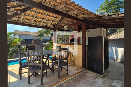 Casa de condomínio à venda com 370m², 6 quartos e 3 vagas Casa de condomínio à venda com 370m², 6 quartos e 3 vagasÁrea Externa