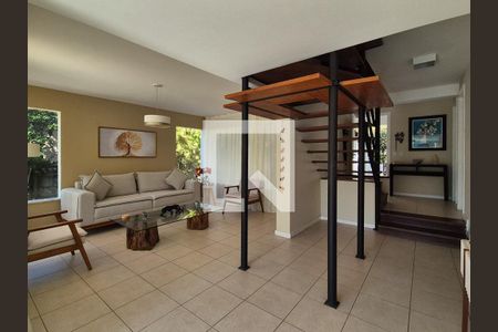 Sala de casa de condomínio à venda com 6 quartos, 370m² em Vargem Grande, Rio de Janeiro