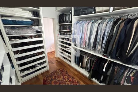 Casa à venda com 350m², 4 quartos e 2 vagasCloset da Master
