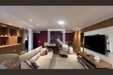 Sala de casa à venda com 4 quartos, 350m² em Vila Madalena, São Paulo