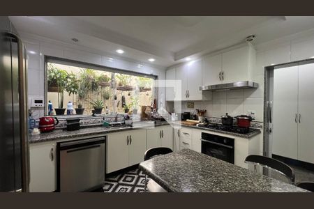 Casa à venda com 350m², 4 quartos e 2 vagasCozinha