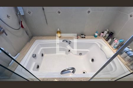 Casa à venda com 350m², 4 quartos e 2 vagasBanheiro da Suíte Master