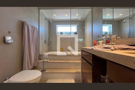 Casa à venda com 350m², 4 quartos e 2 vagasBanheiro da Suíte Master