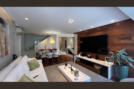 Casa à venda com 350m², 4 quartos e 2 vagasSala de TV