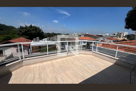 Casa à venda com 350m², 4 quartos e 2 vagasVaranda do quarto 1