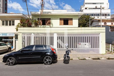 Casa à venda com 250m², 4 quartos e 3 vagasFachada