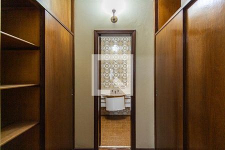 Casa à venda com 250m², 4 quartos e 3 vagasCloset da Suíte 2