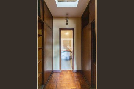 Casa à venda com 250m², 4 quartos e 3 vagasCloset da Suíte 1