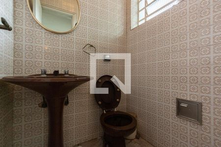 Casa à venda com 250m², 4 quartos e 3 vagasBanheiro do Salão de Festa