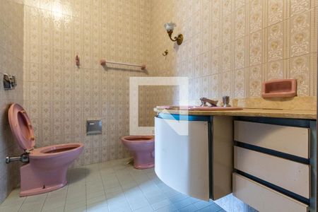 Casa à venda com 250m², 4 quartos e 3 vagasBanheiro da Suíte 1