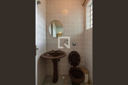 Casa à venda com 250m², 4 quartos e 3 vagasBanheiro do Salão de Festa