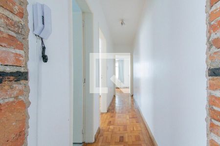 Corredor de apartamento para alugar com 2 quartos, 58m² em Menino Deus, Porto Alegre