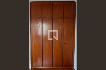 Apartamento à venda com 90m², 4 quartos e 2 vagasQuarto 2 - Armários