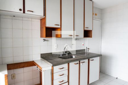 Apartamento à venda com 90m², 4 quartos e 2 vagasCozinha