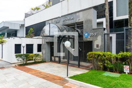 Apartamento à venda com 90m², 4 quartos e 2 vagasFachada e portaria