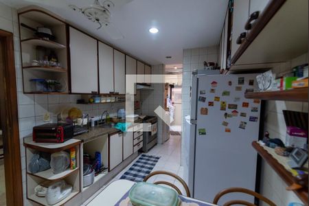 Apartamento à venda com 135m², 3 quartos e 2 vagasCozinha