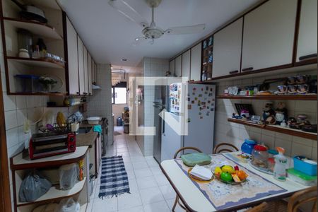 Apartamento à venda com 135m², 3 quartos e 2 vagasCozinha