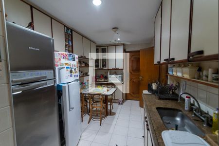 Apartamento à venda com 135m², 3 quartos e 2 vagasCozinha