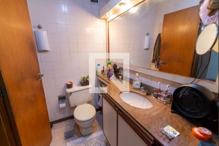 Apartamento à venda com 135m², 3 quartos e 2 vagasBanheiro da Suíte