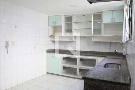 Apartamento à venda com 264m², 4 quartos e 3 vagasCozinha