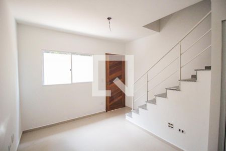 Sala de casa de condomínio para alugar com 2 quartos, 55m² em Itaquera, São Paulo