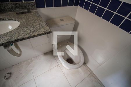 Casa de condomínio para alugar com 55m², 2 quartos e sem vaga Casa de condomínio para alugar com 55m², 2 quartos e sem vagaBanheiro da Suíte 2