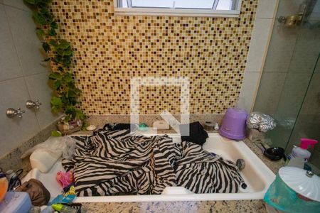 Casa à venda com 570m², 6 quartos e 6 vagasBanheiro da Suíte 2