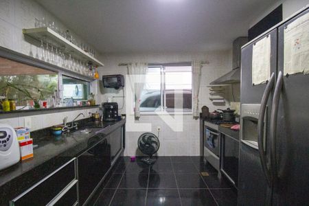Casa à venda com 570m², 6 quartos e 6 vagasCozinha